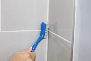 How to Clean Bathroom Floor Tile and Grout with Six Easy Tricks? 3 Choose the right brush
